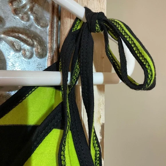 Marilyn Manson Collab Green and Black Sleeveless Crop Tank Top - Picture 3 of 5